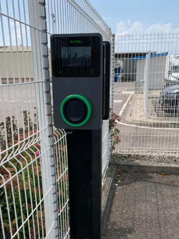 TRANSPORTS VIVARAIS_Borne de recharge_AUTEL TRANSPORTS VIVARAIS_Borne de recharge_AUTEL