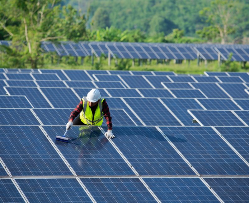 Nettoyage panneaux solaires